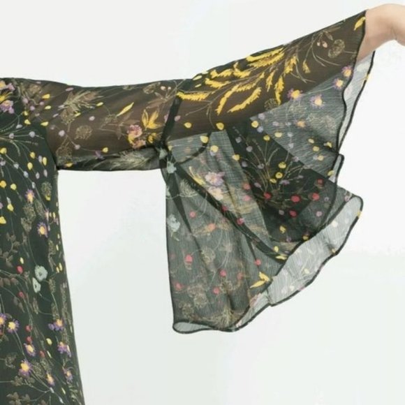 Zara Basic Floral Shift Dress with bell sleeves S - Picture 3 of 8